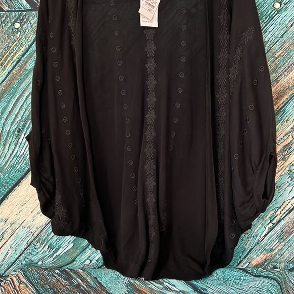 Neiman and Marcus black open front eyelet cardigan boho inspired - Picture 4 of 7